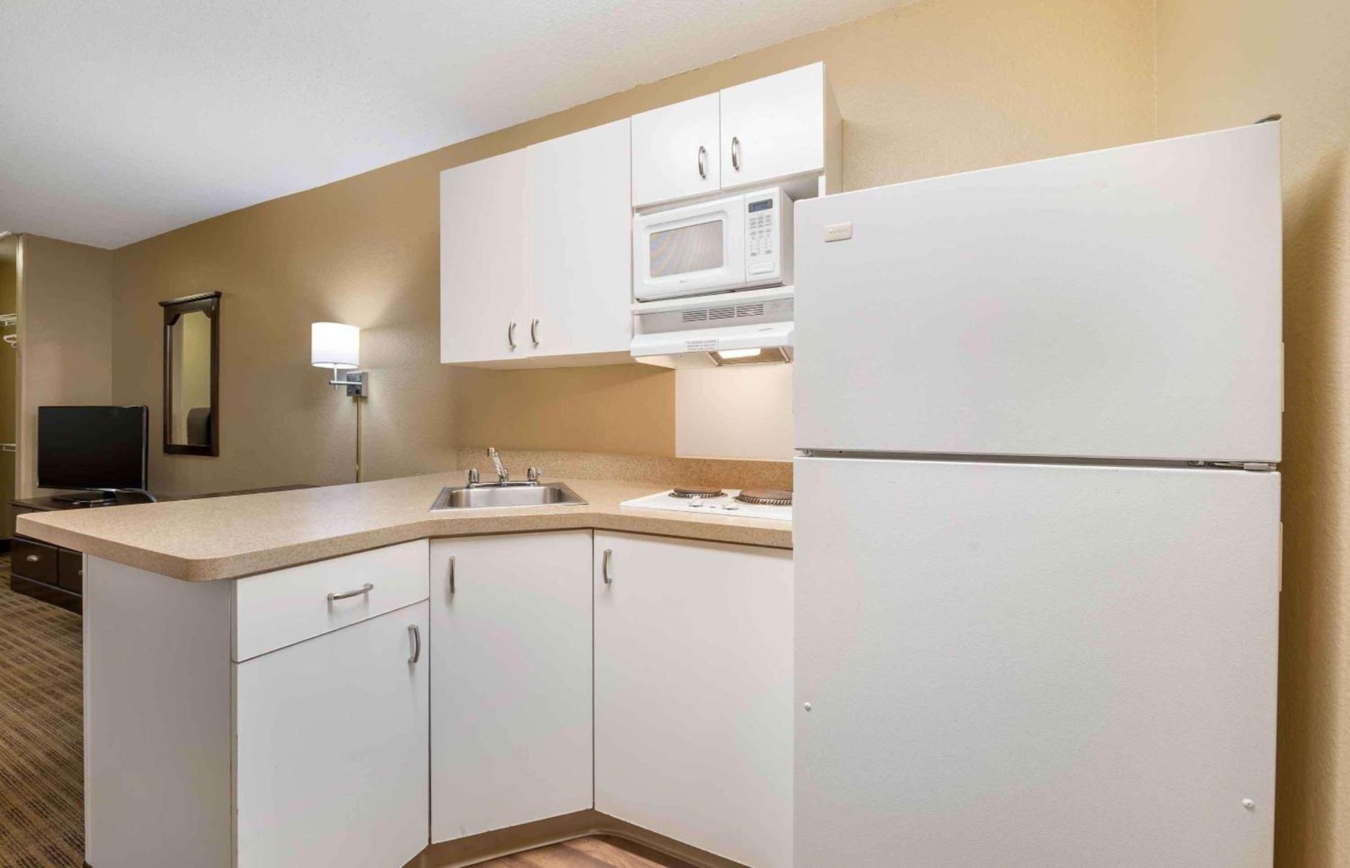 Extended Stay America Suites - Indianapolis - Airport photo 21