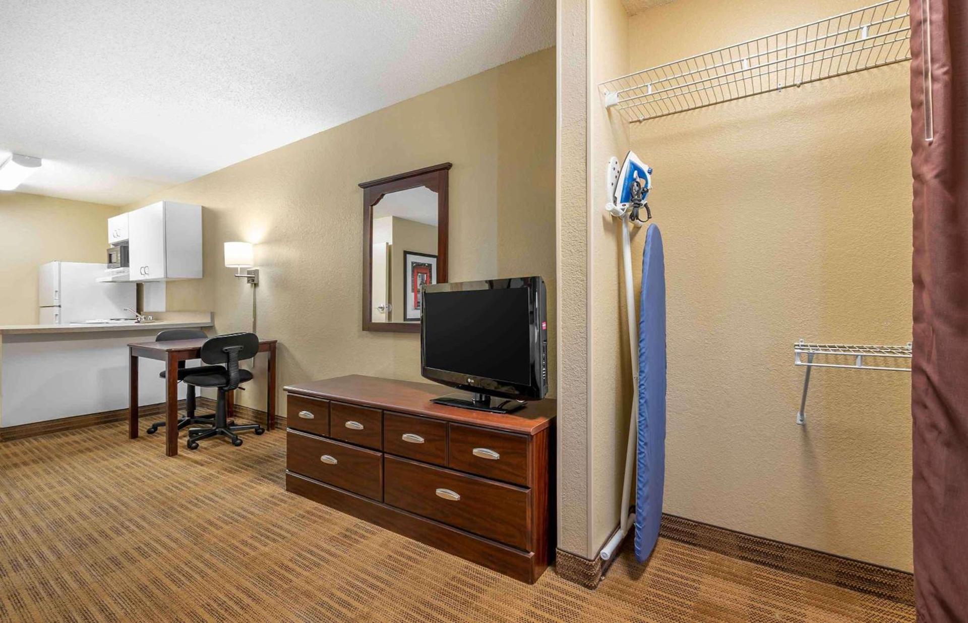 Extended Stay America Suites - Indianapolis - Airport photo 23