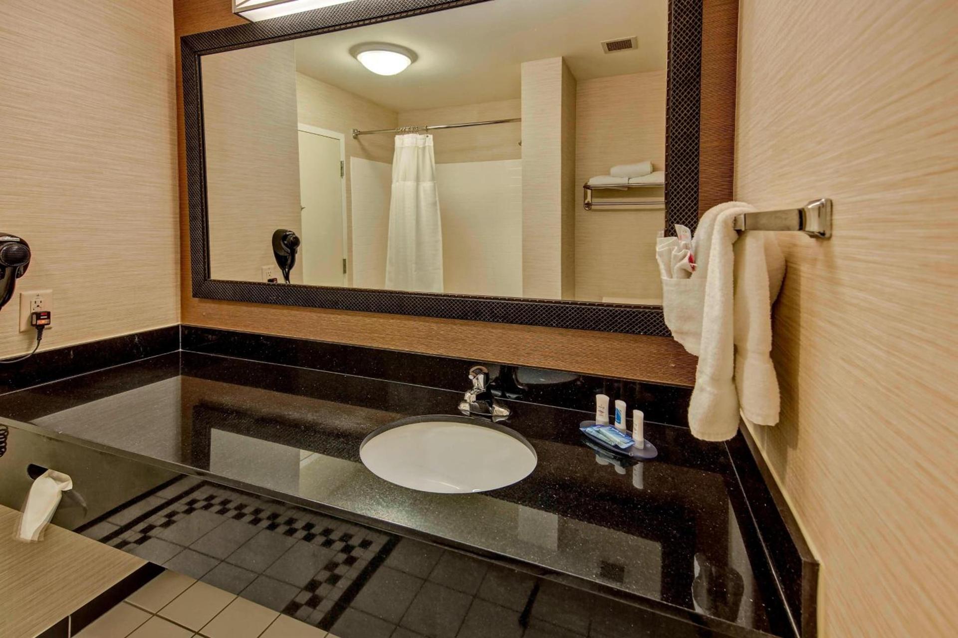 Fairfield Inn and Suites by Marriott Weatherford photo 8