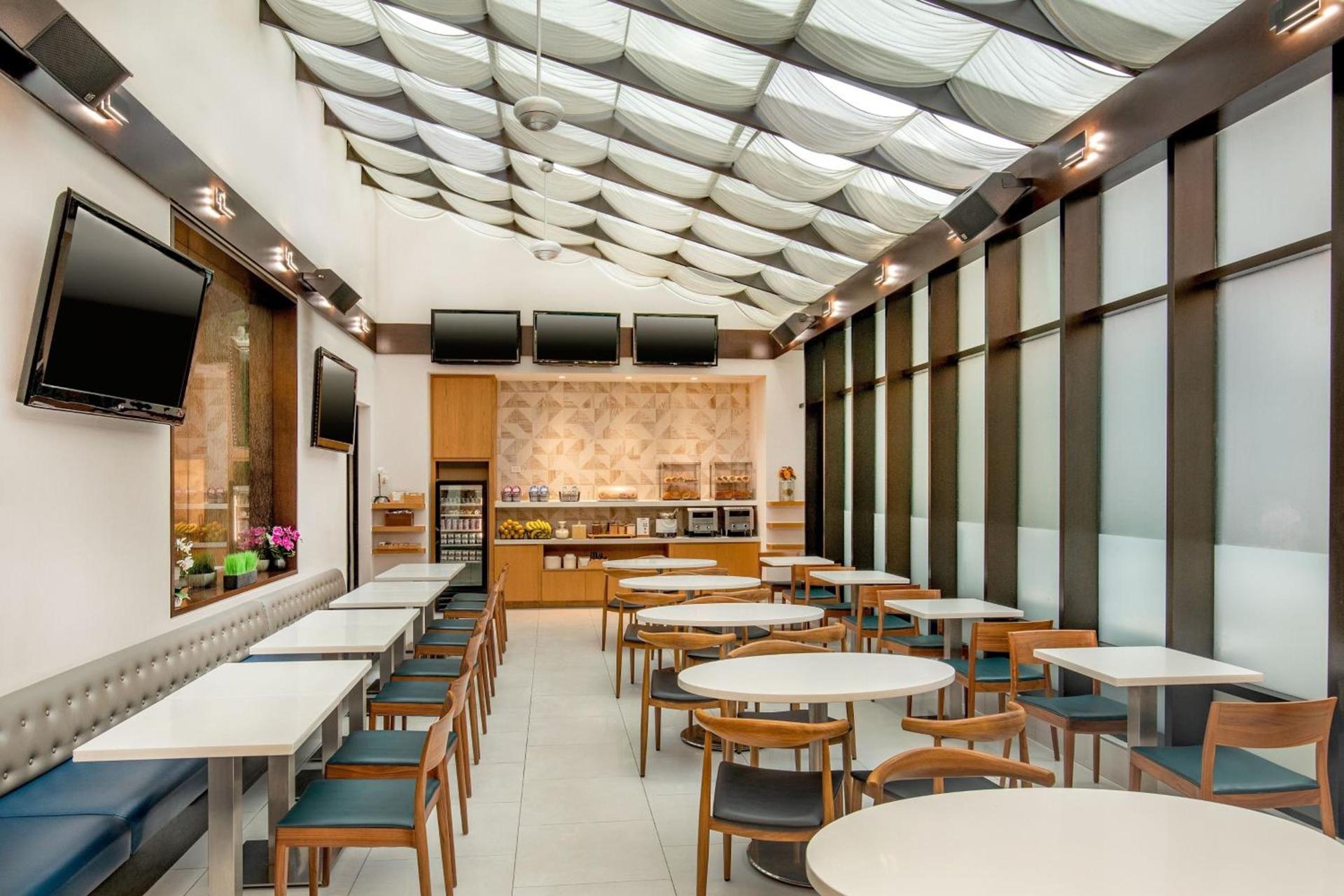 Fairfield By Marriott New York Manhattan Times Square photo 17