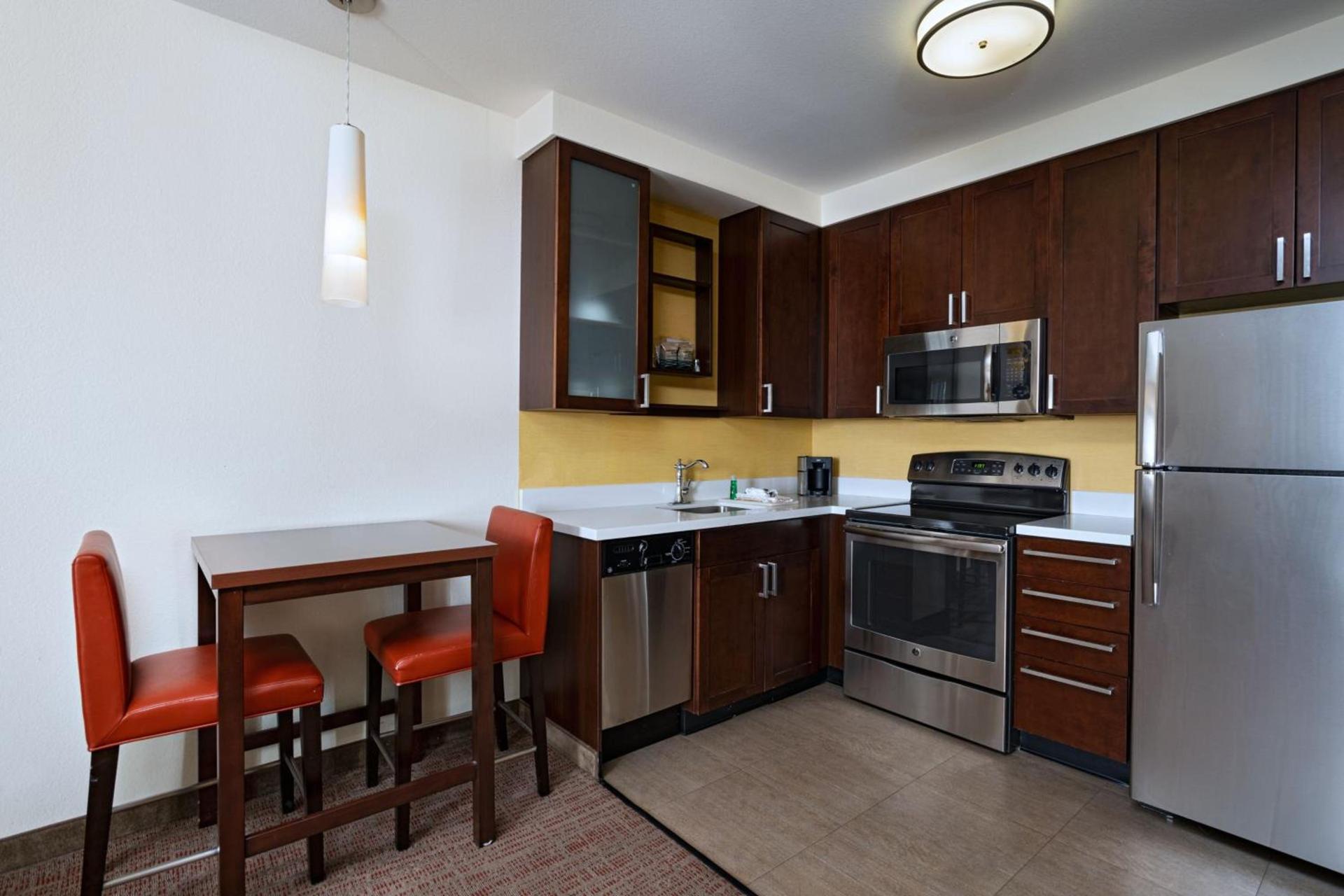 Residence Inn by Marriott Omaha Aksarben Village photo 13