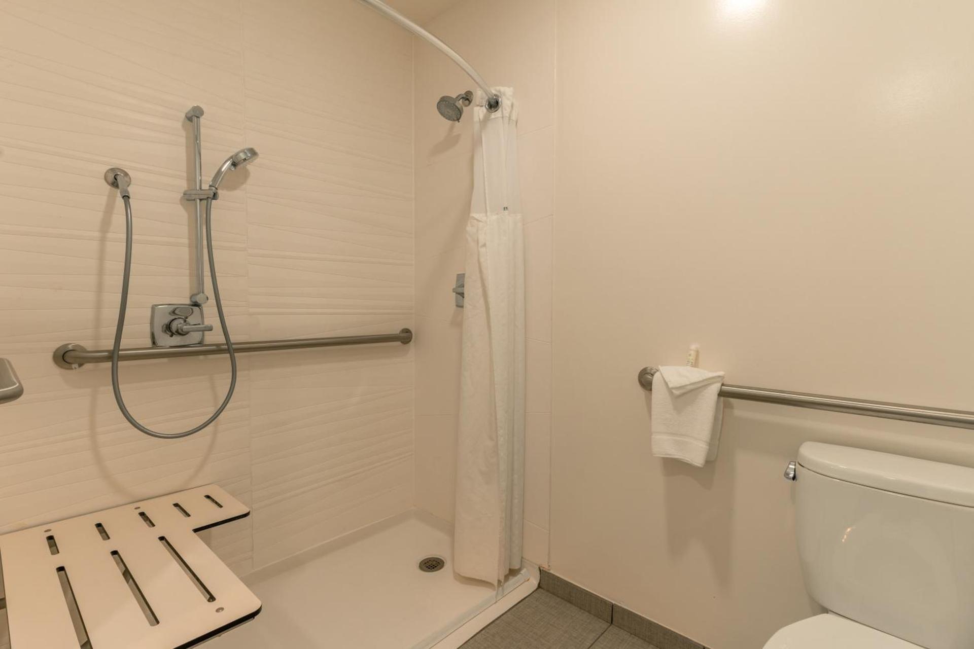 Hotel Aluxor SFO, Shuttle Service photo 24
