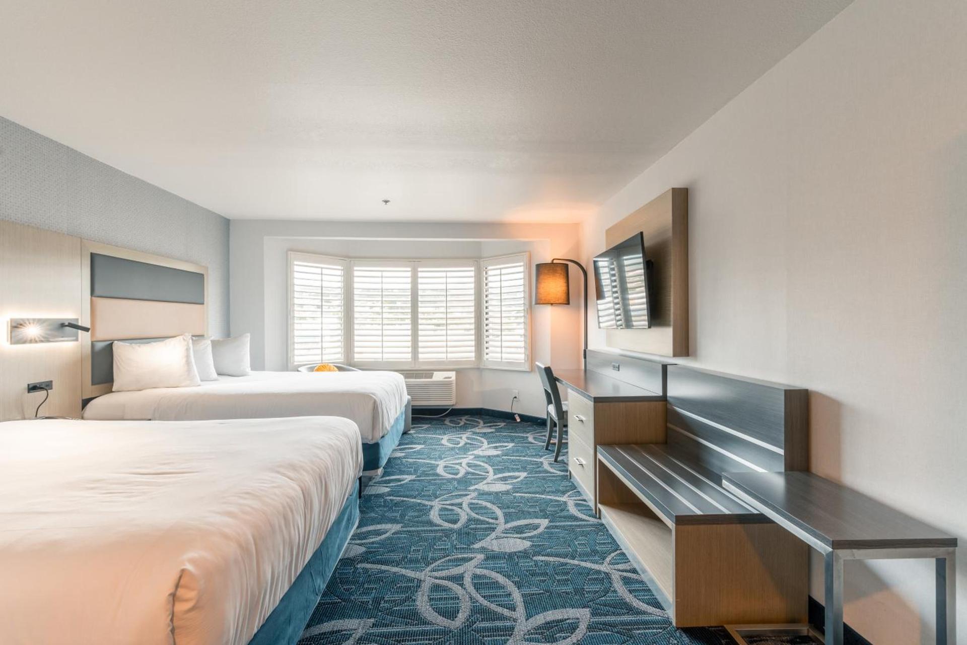 Hotel Aluxor SFO, Shuttle Service photo 21