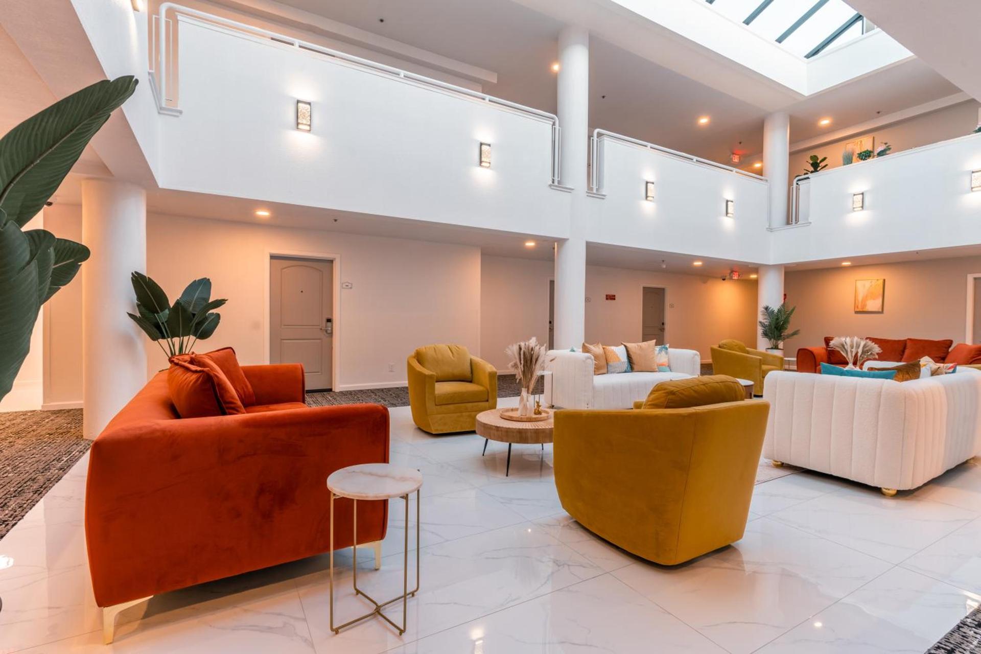 Hotel Aluxor SFO, Shuttle Service photo 31