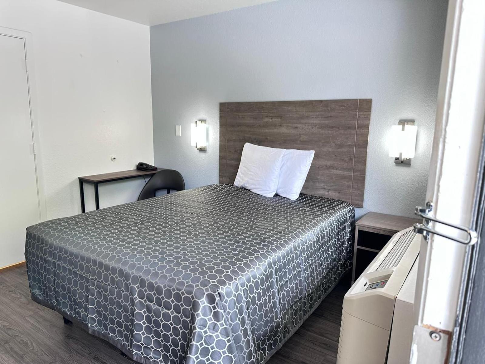 Masters Inn Atlanta - Doraville at I-85 & 285 photo 10