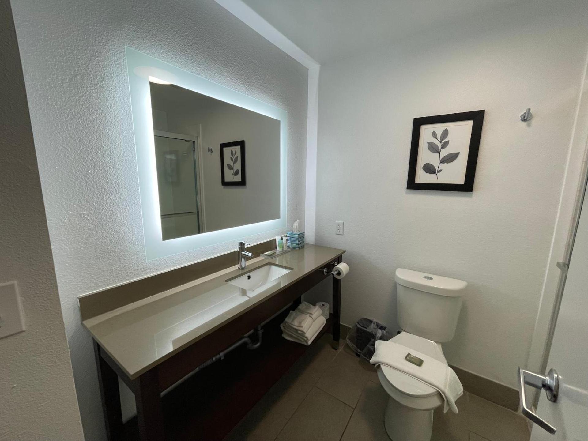 Country Inn & Suites by Radisson, Midway - Tallahassee West photo 24