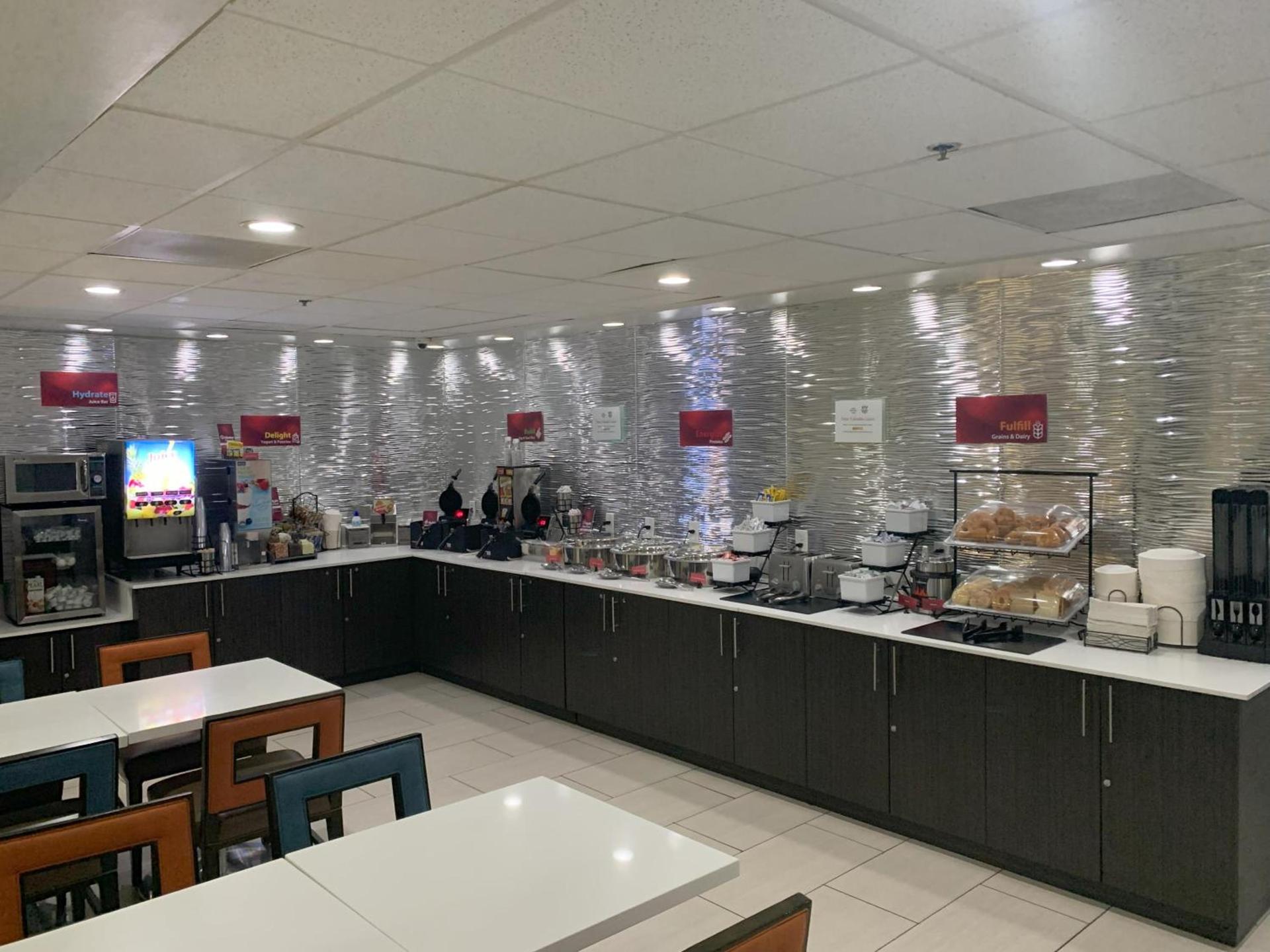 Best Western Plus Commerce Hotel photo 43
