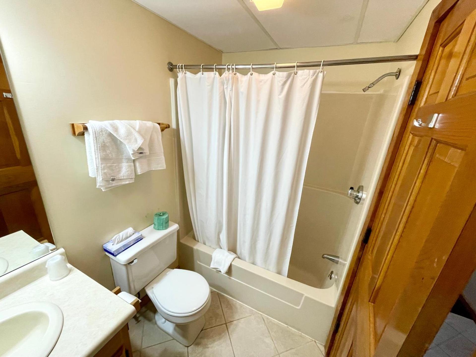 Merrill Farm Inn photo 46