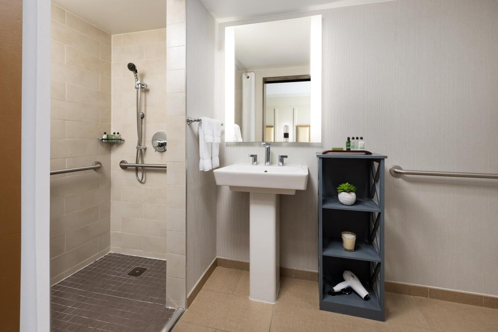 The Anza-a Calabasas Hotel photo 99