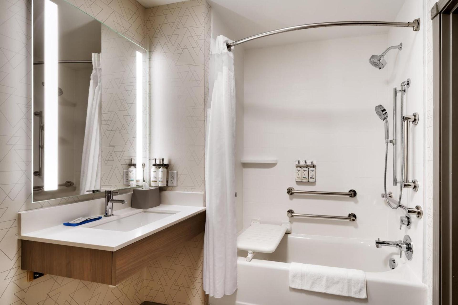 Holiday Inn Express and Suites Helena by IHG photo 28