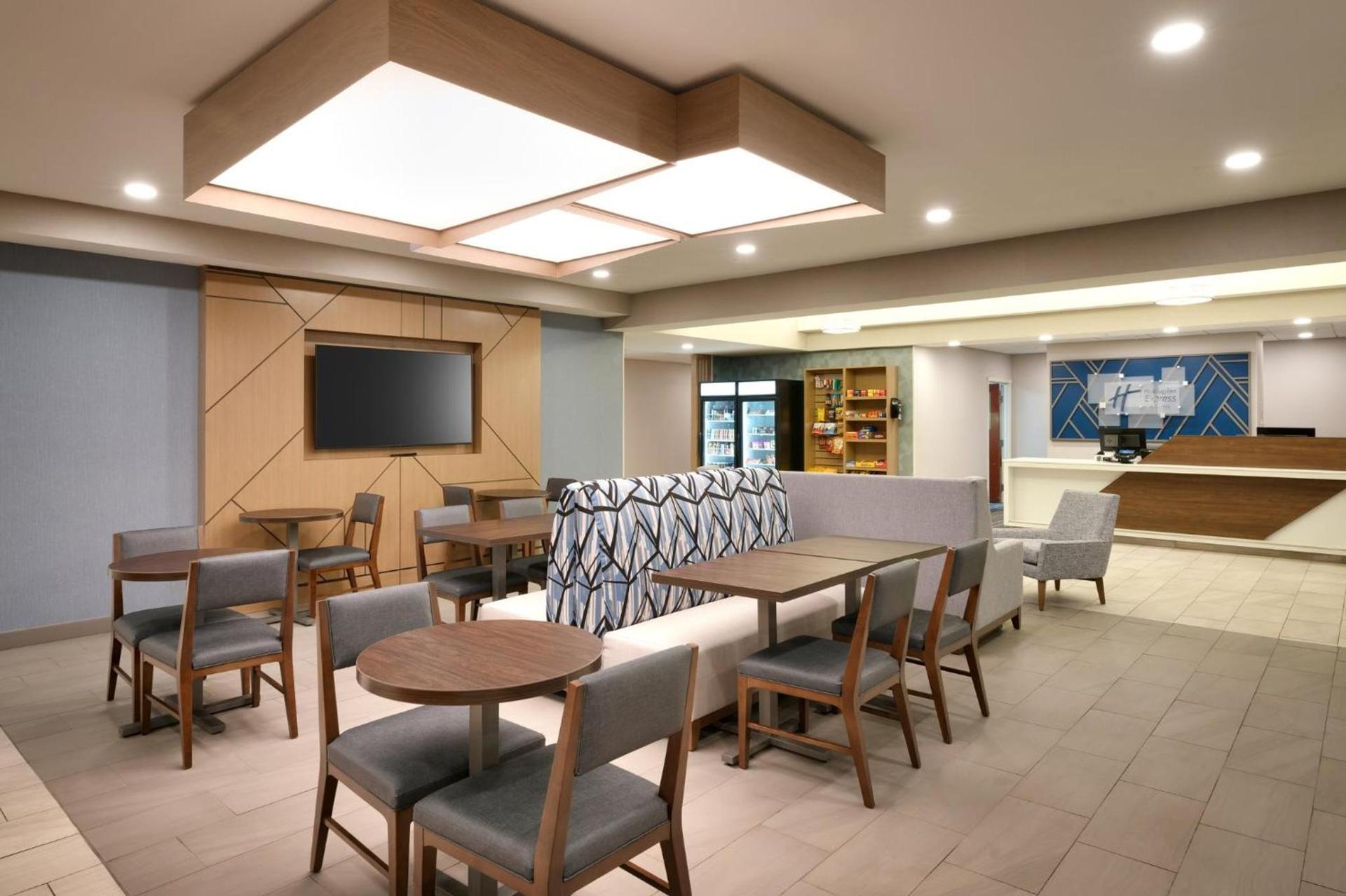 Holiday Inn Express and Suites Helena by IHG photo 31