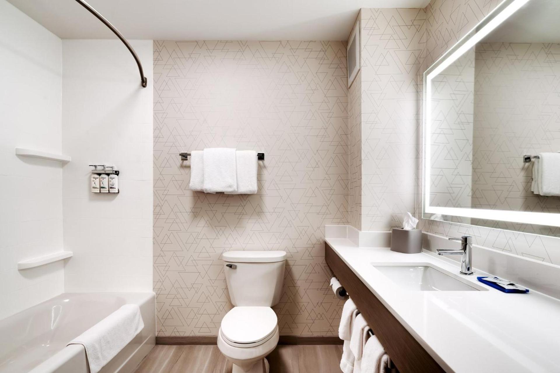 Holiday Inn Express and Suites Helena by IHG photo 36