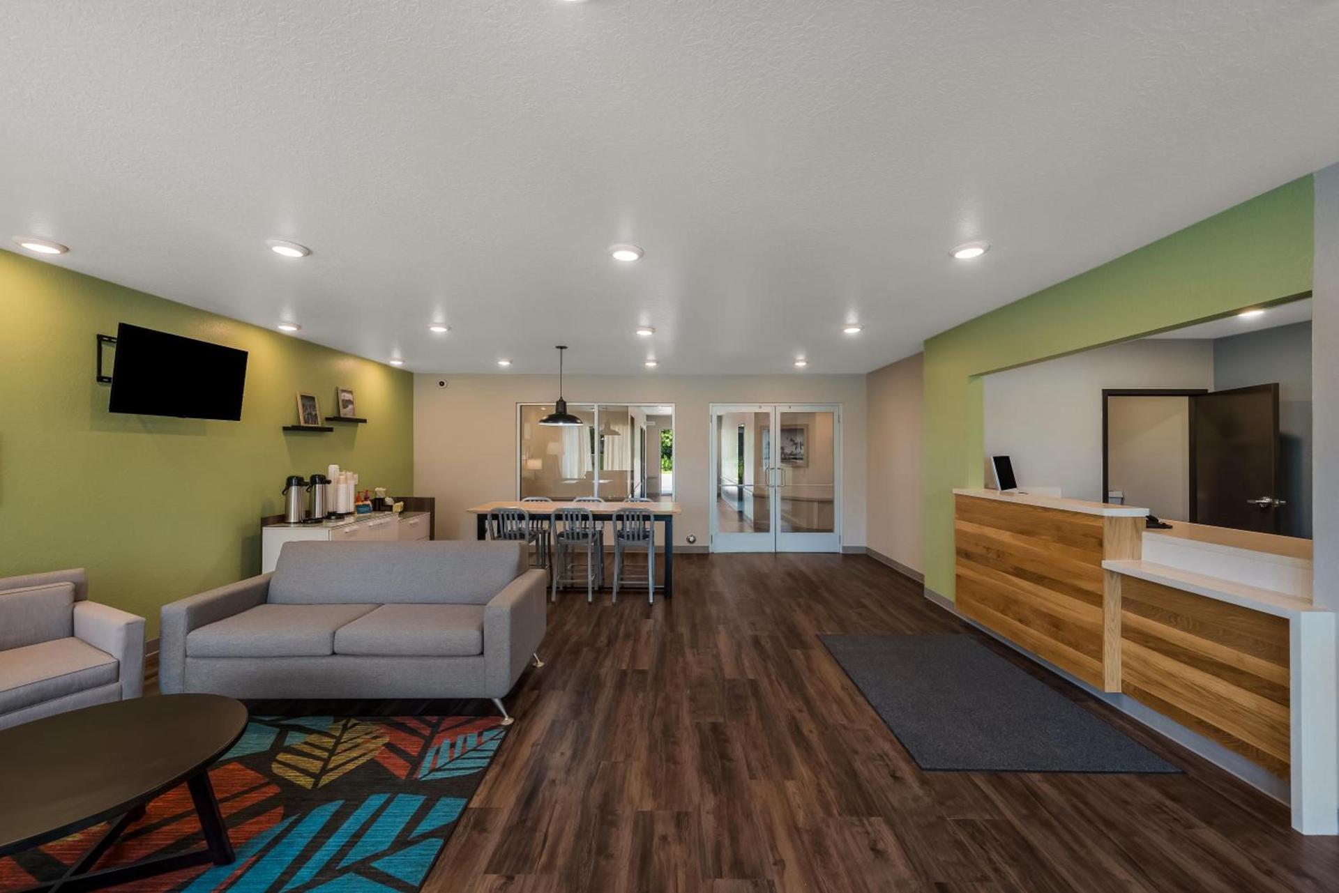 WoodSpring Suites West Palm Beach photo 44