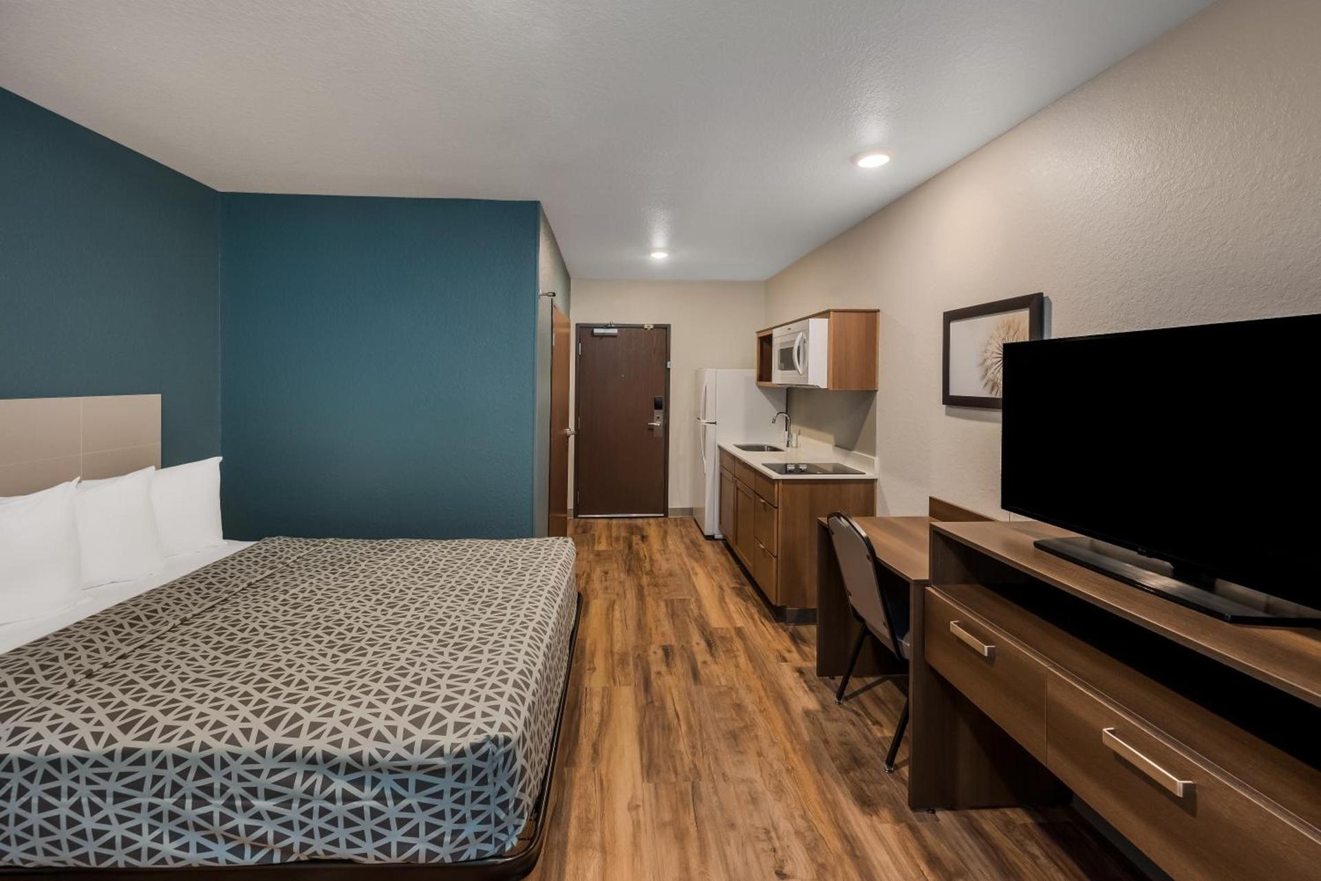 WoodSpring Suites West Palm Beach photo 34