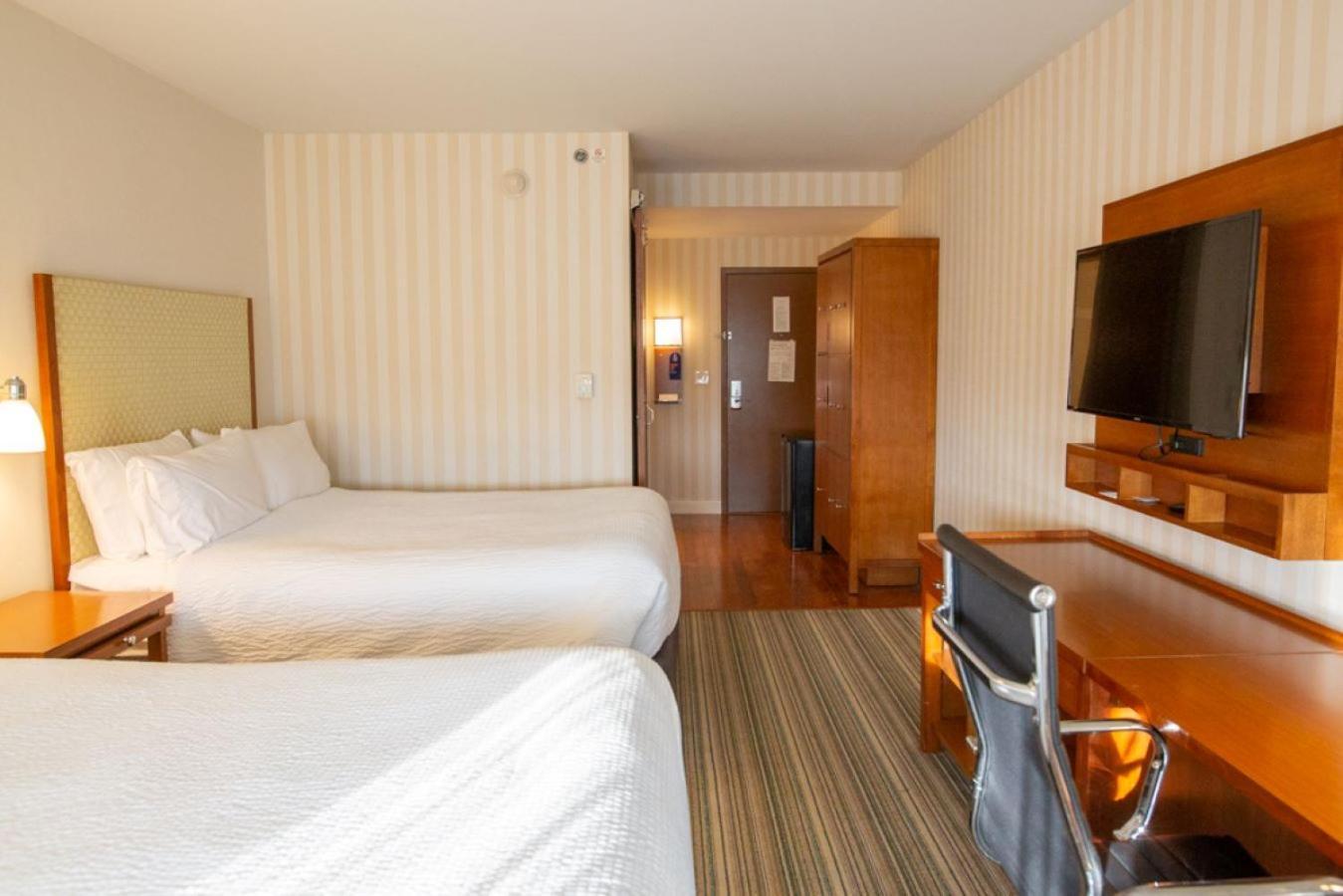Holiday Inn Express Columbus Airport Easton photo 16