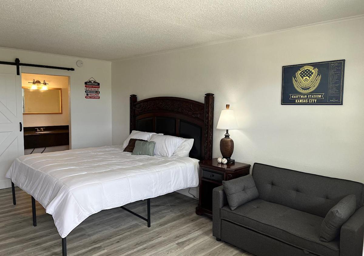 Ballparks Inn photo 1