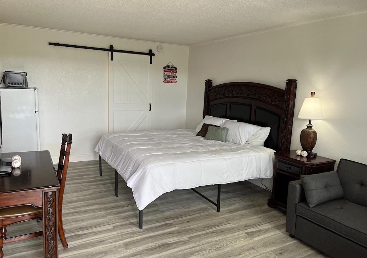 Ballparks Inn photo 2