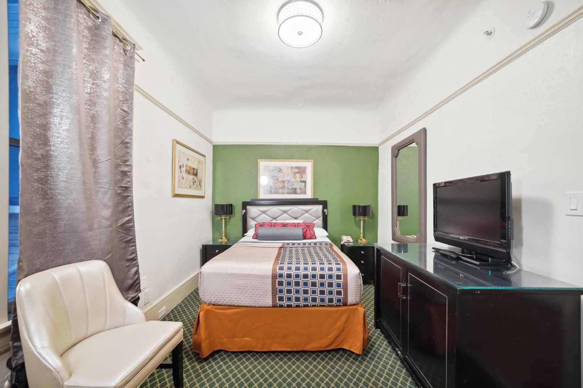 Union Square Plaza Hotel photo 29
