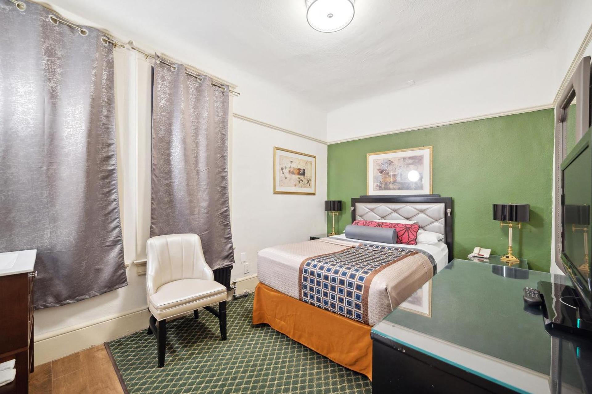 Union Square Plaza Hotel photo 35