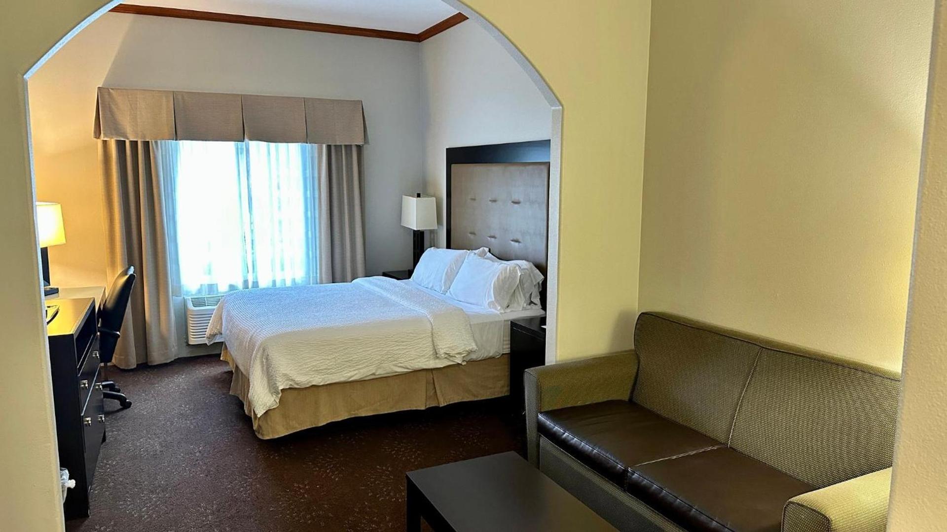 Holiday Inn Express Vancouver North by IHG photo 14