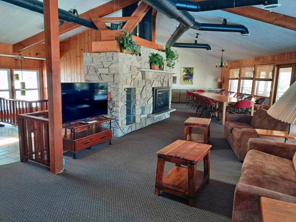 Holiday Acres Resort photo 38