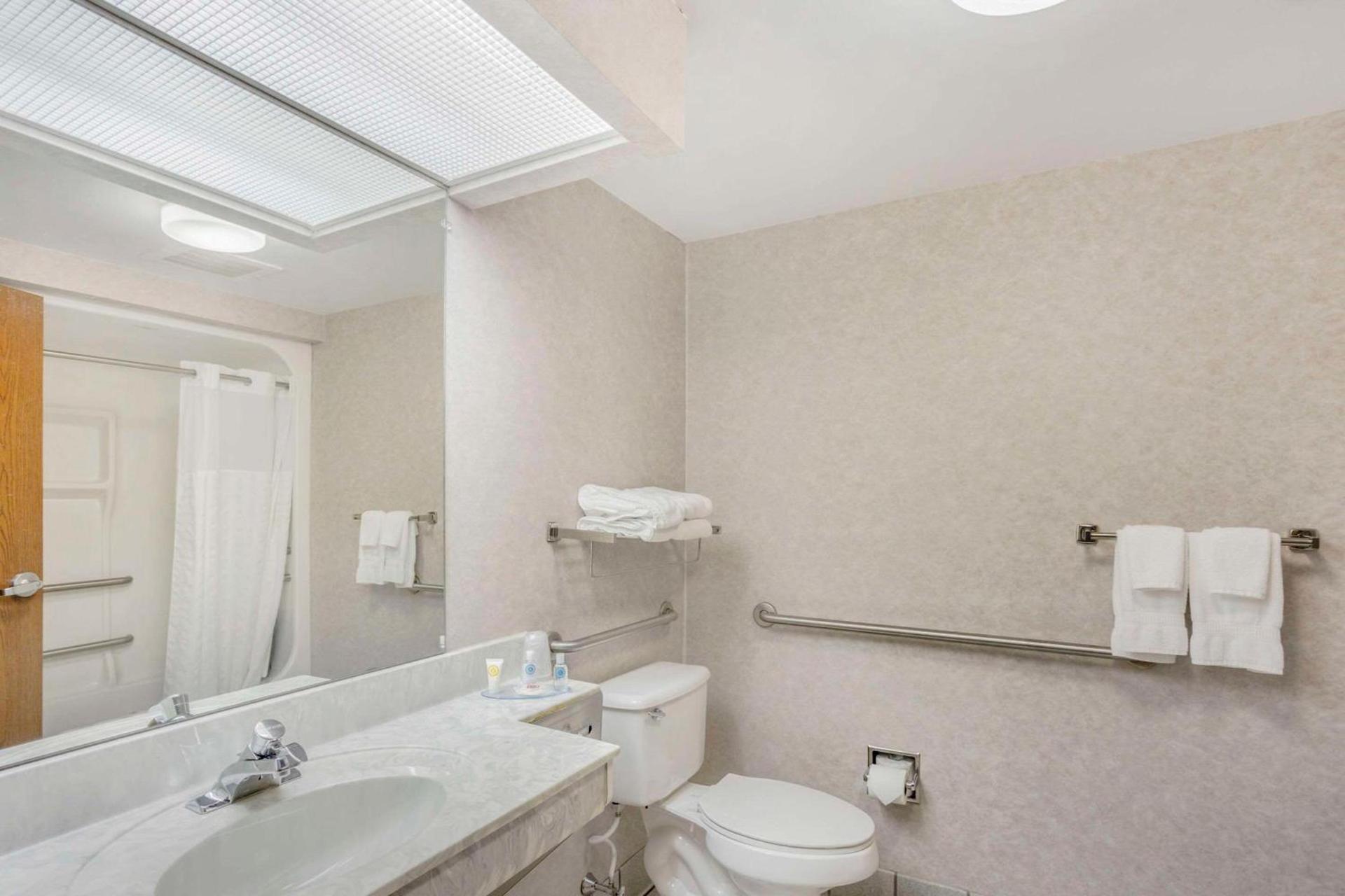 Comfort Inn Huntingdon photo 18