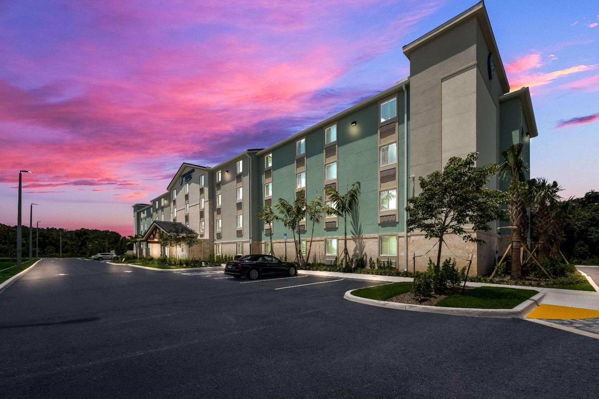 WoodSpring Suites West Palm Beach photo 4