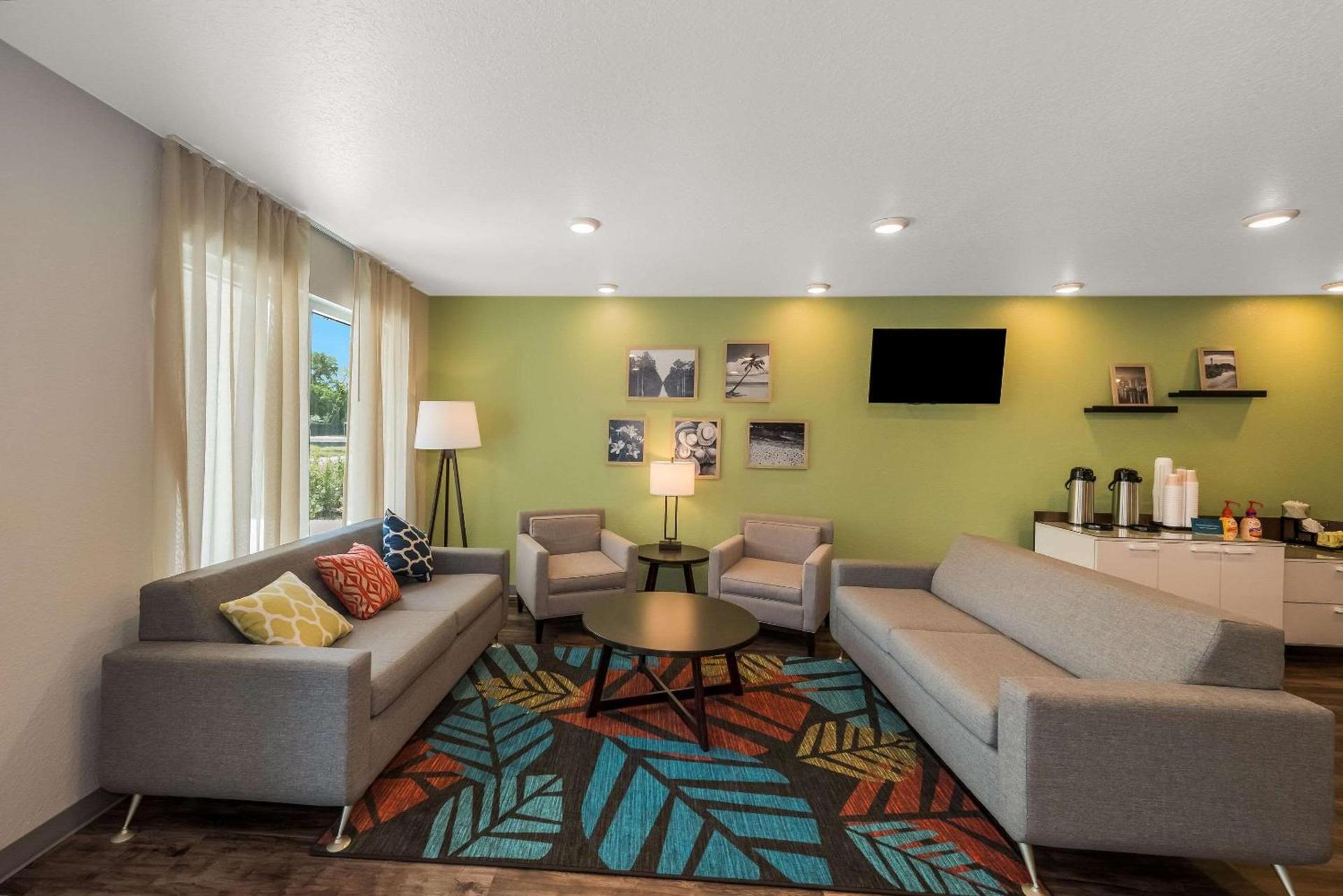 WoodSpring Suites West Palm Beach photo 7