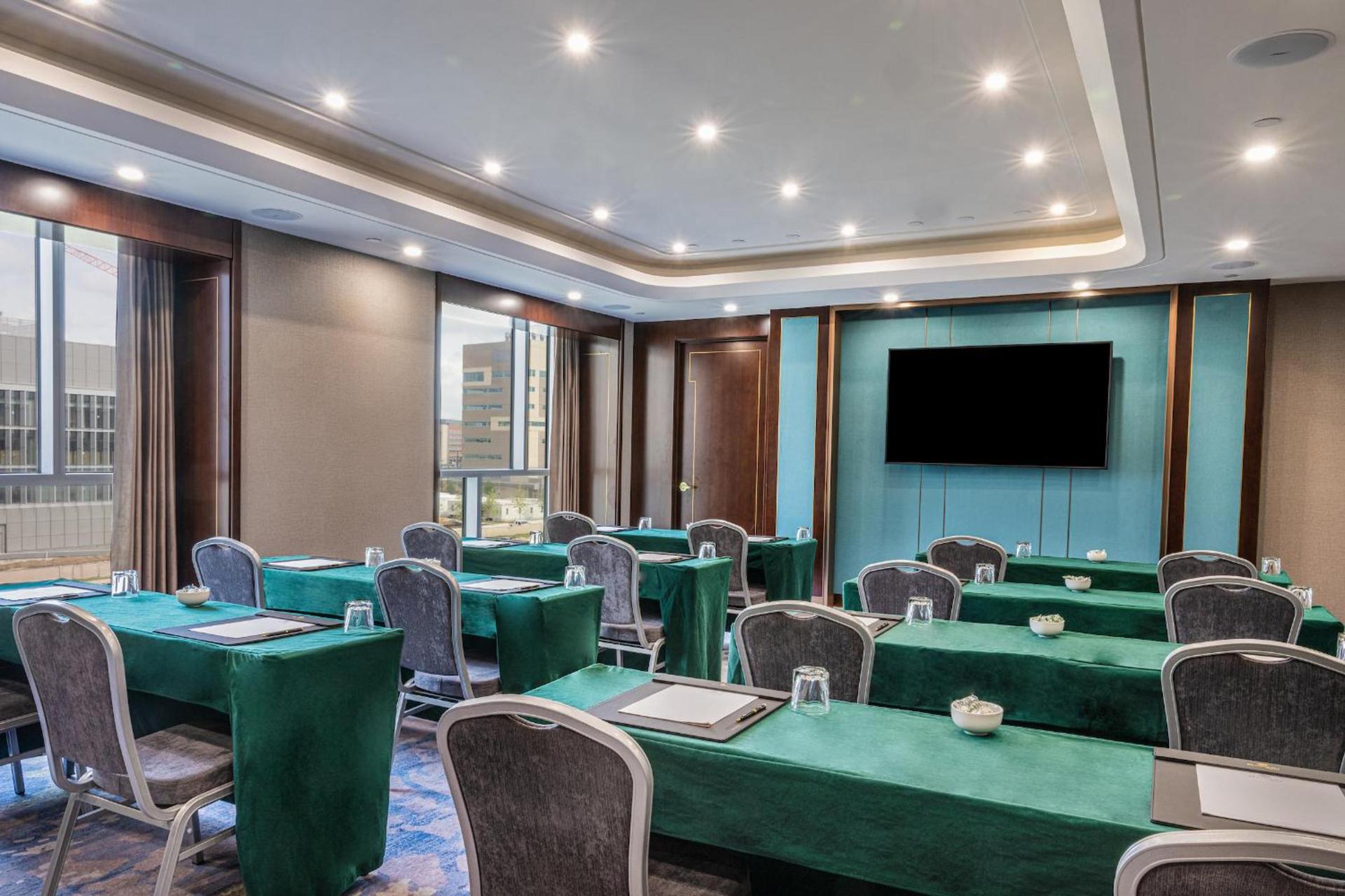 Blossom Hotel Houston, Curio Collection by Hilton photo 31