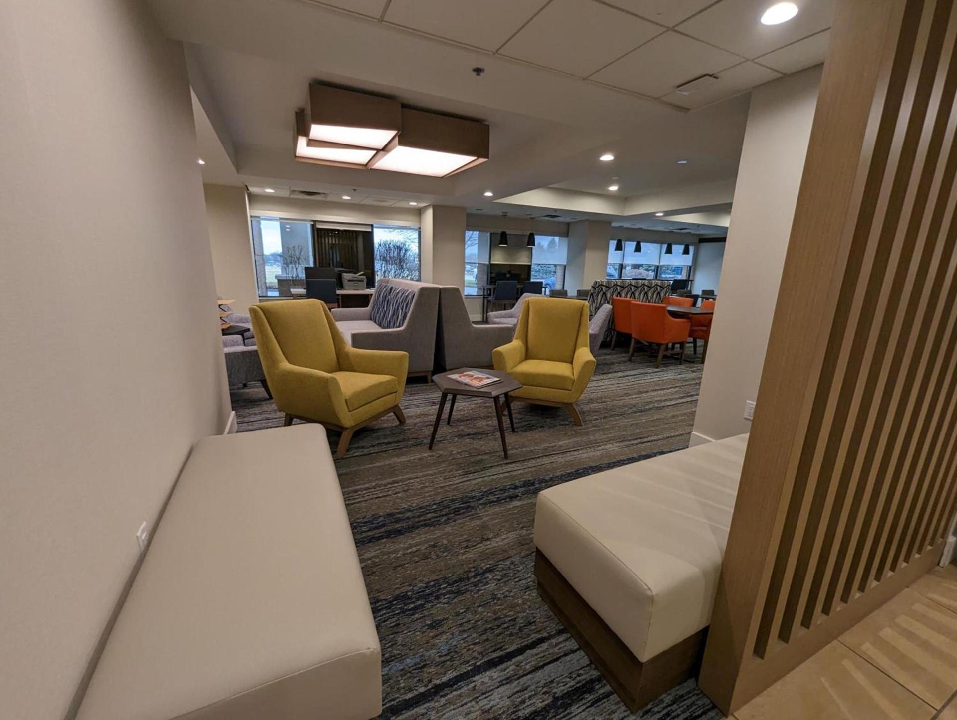 Holiday Inn Express Indianapolis Airport by IHG photo 38