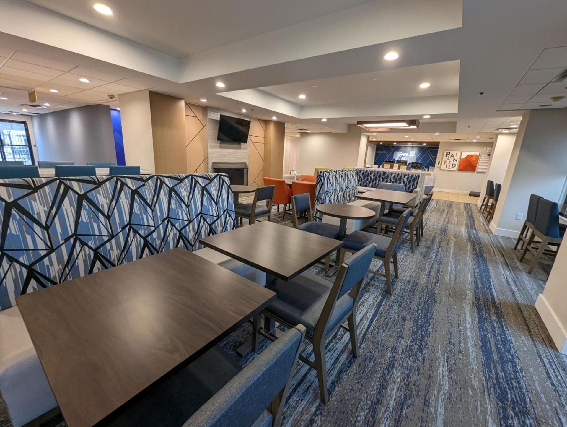 Holiday Inn Express Indianapolis Airport by IHG photo 40