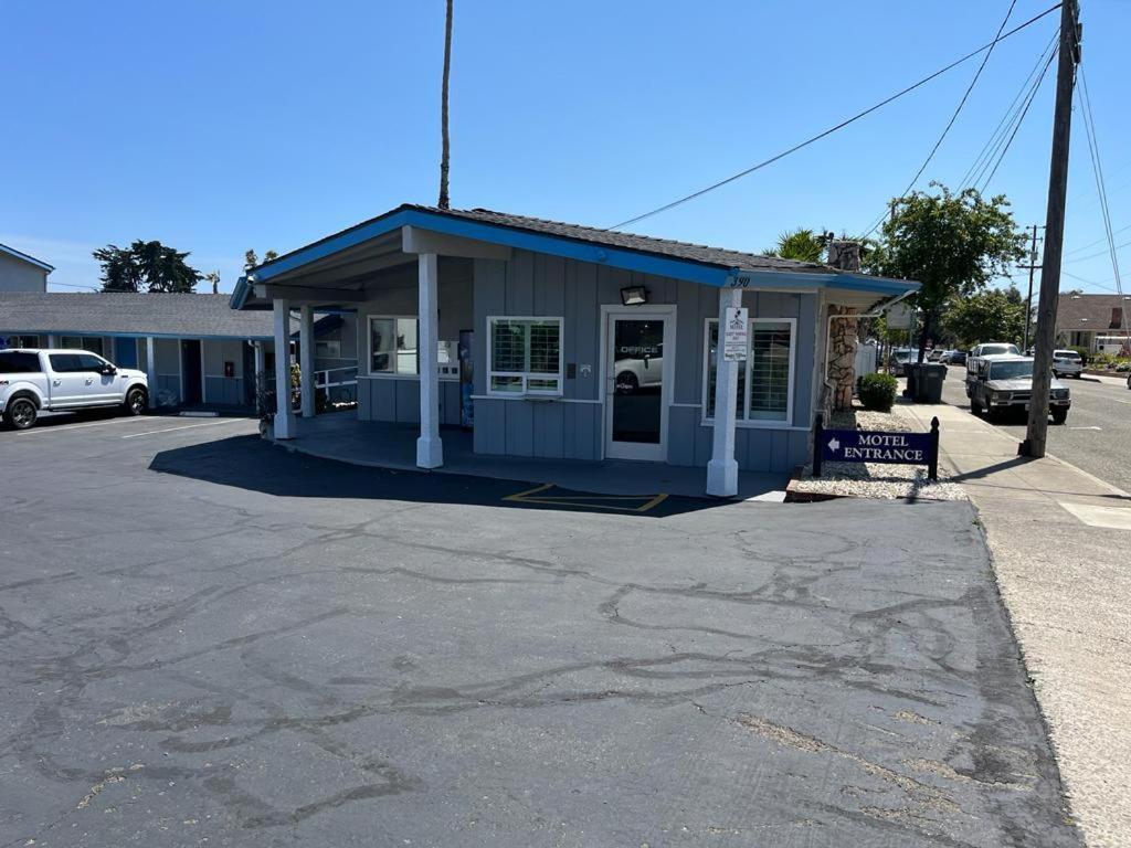 Ocean Palms Motel photo 2