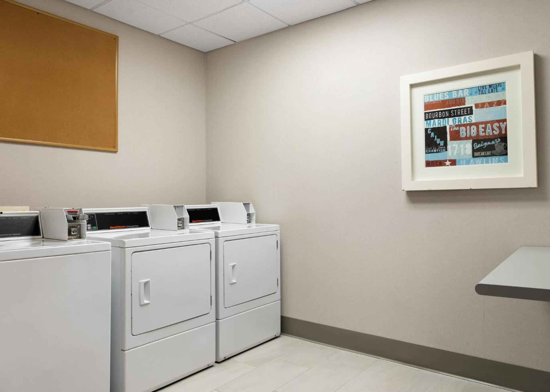 Holiday Inn Express and Suites New Orleans Airport by IHG photo 5