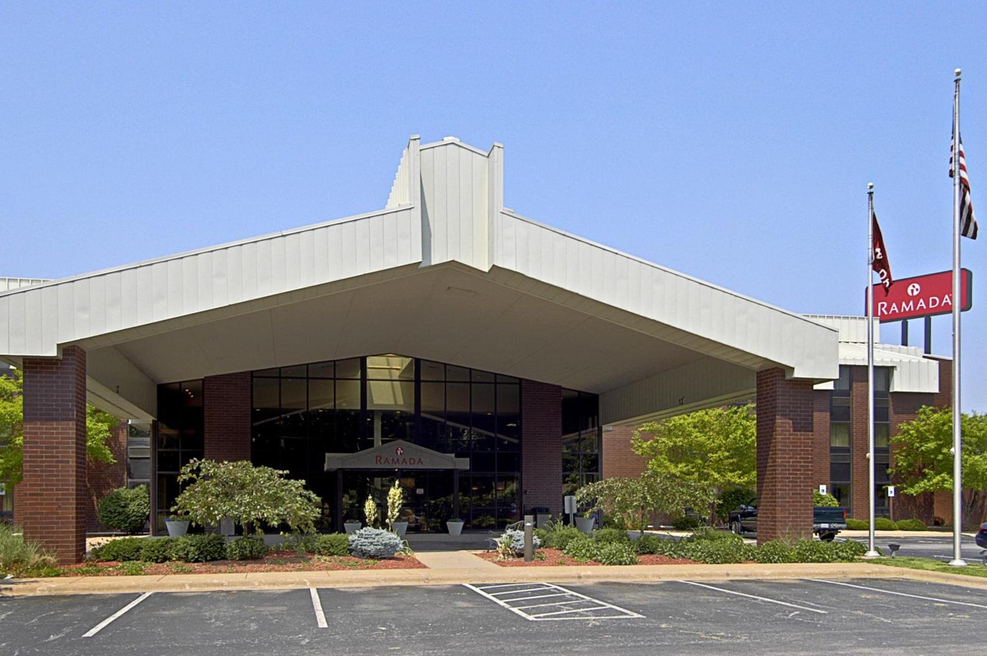 Ramada by Wyndham Bettendorf — hotel in Bettendorf