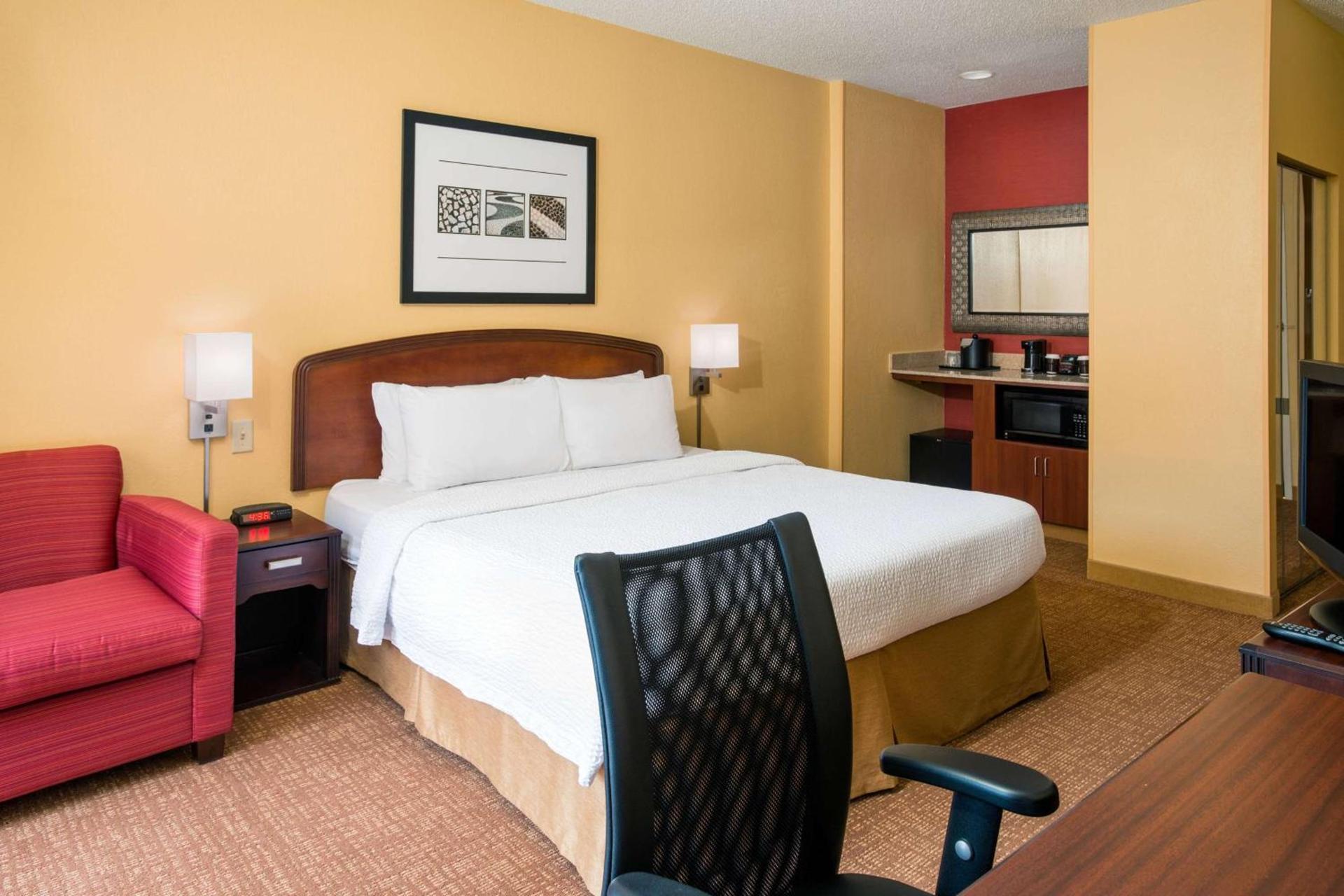 Best Western Plus Elgin - Chicago photo 10
