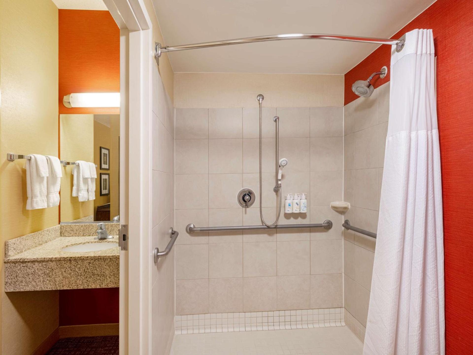Best Western Plus Elgin - Chicago photo 21