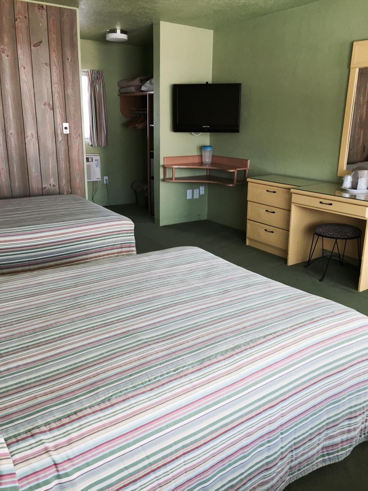 Caribbean Motel photo 26