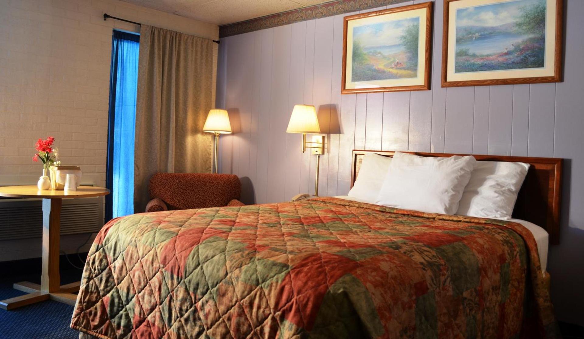 Economy Inn Bluefield photo 9