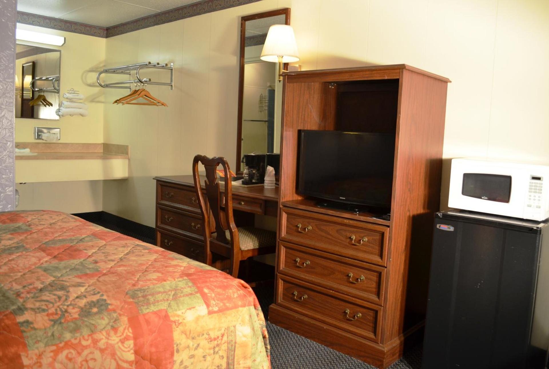 Economy Inn Bluefield photo 10