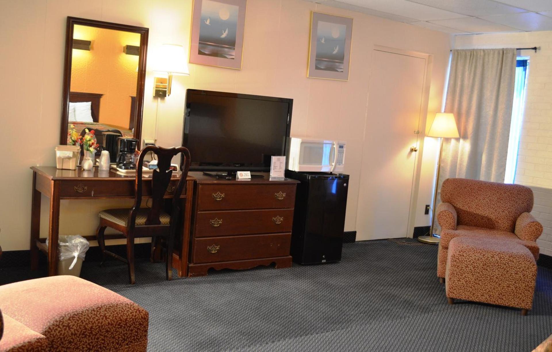 Economy Inn Bluefield photo 15