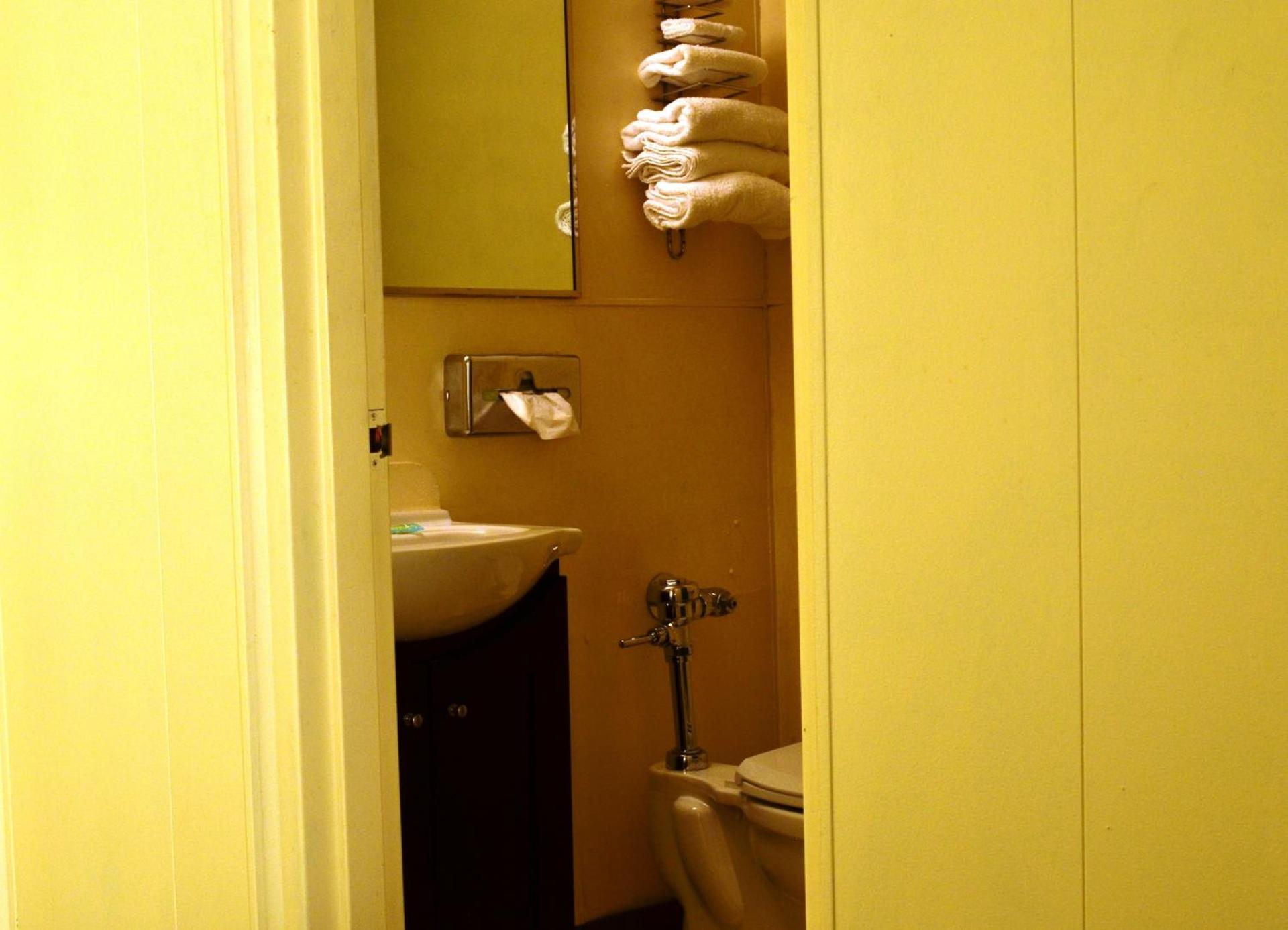 Economy Inn Bluefield photo 20