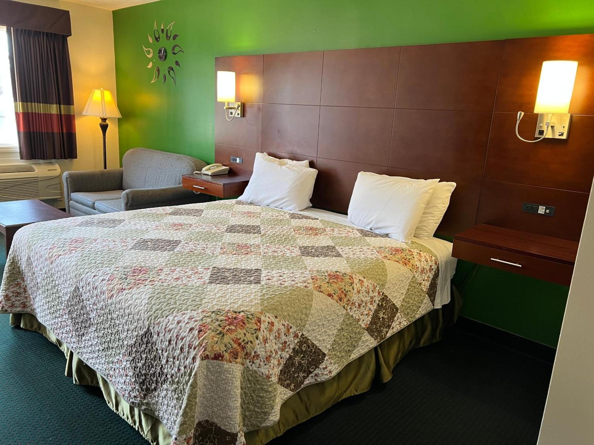 Surry Inn - Dobson - I-77 - Exit 93 photo 12
