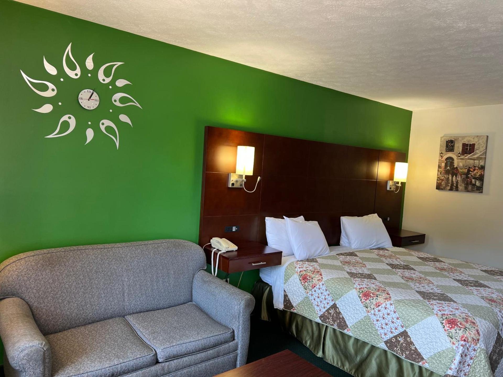 Surry Inn - Dobson - I-77 - Exit 93 photo 13