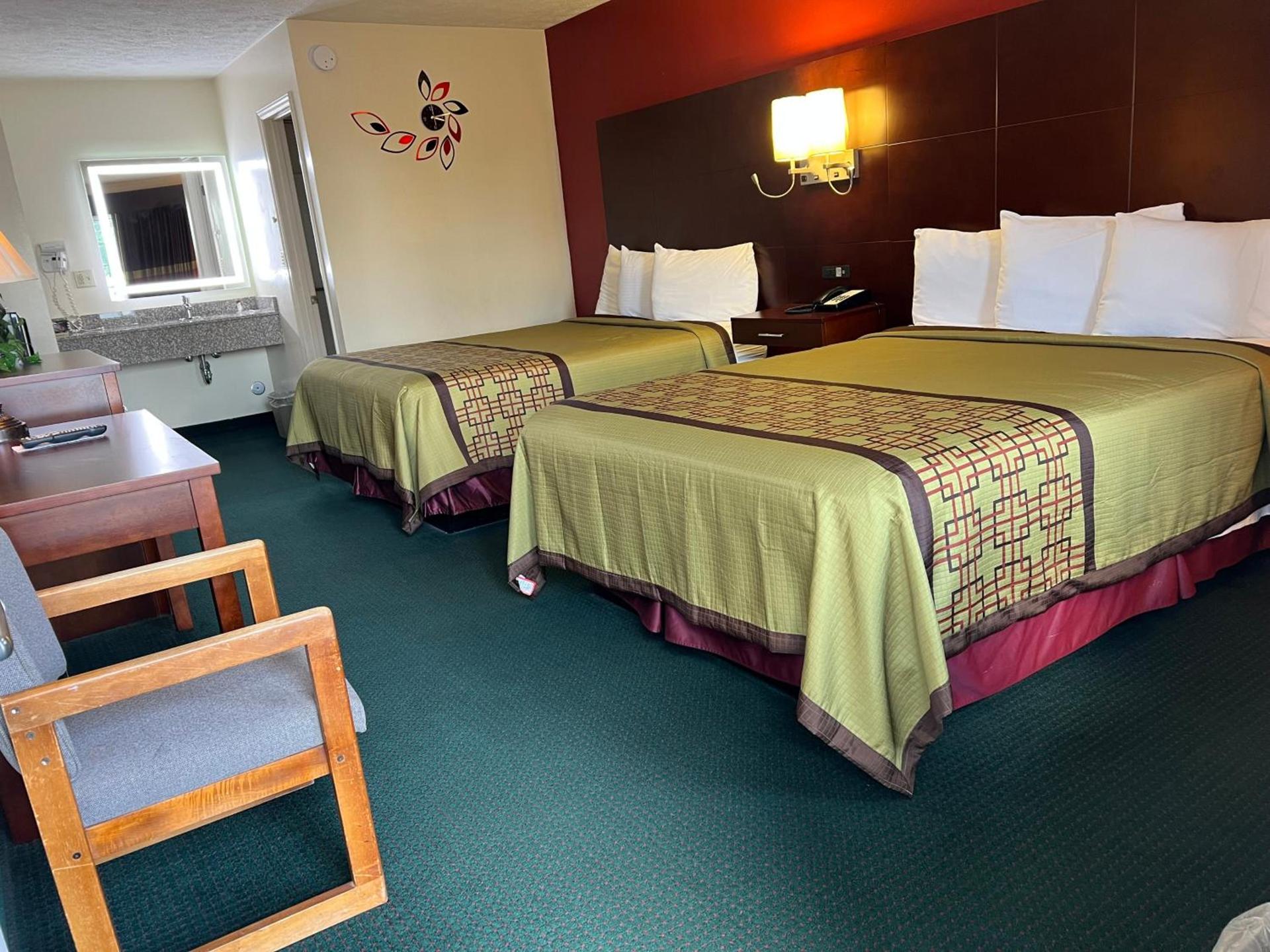 Surry Inn - Dobson - I-77 - Exit 93 photo 16