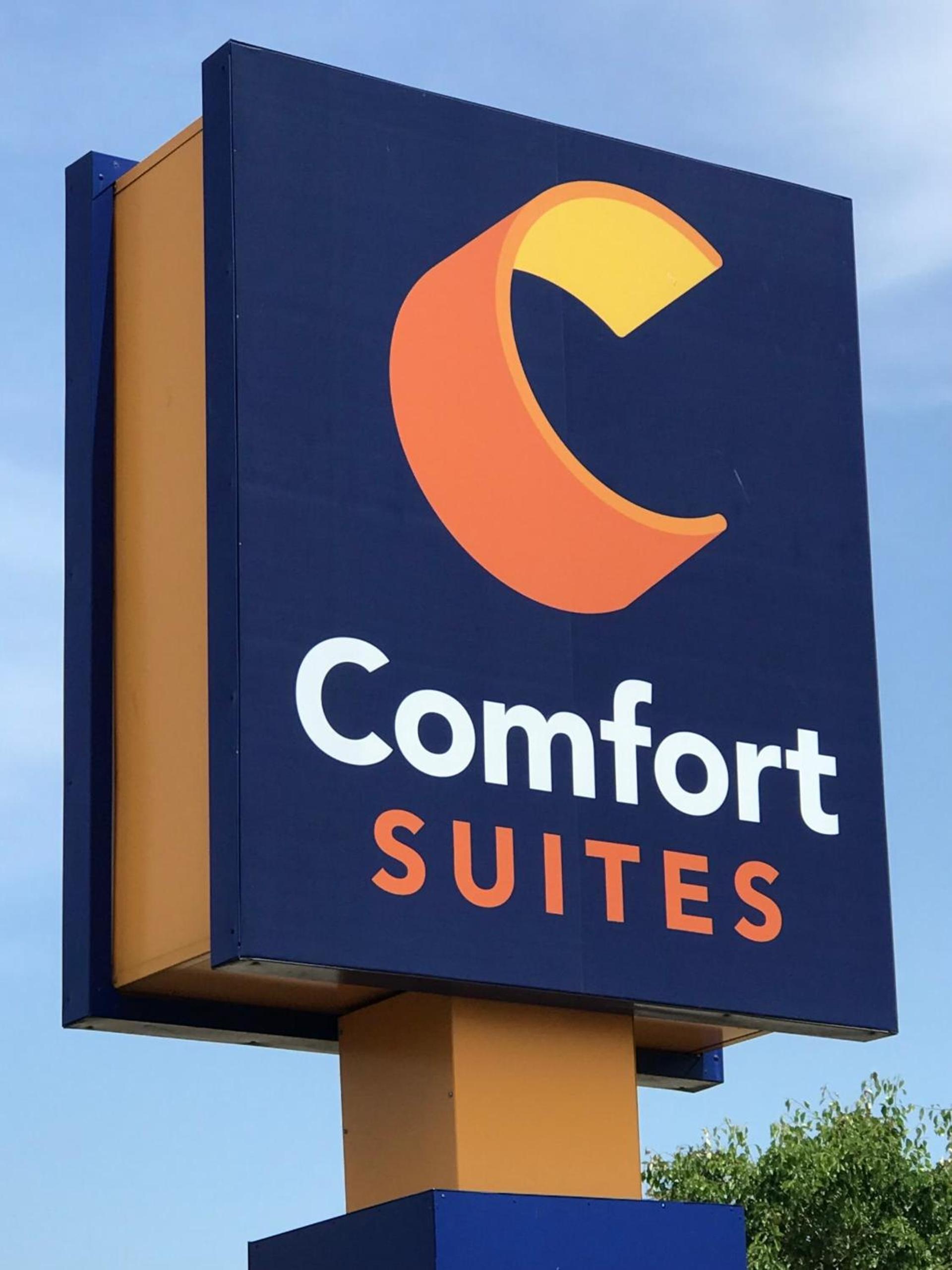 Comfort Suites near Route 66 photo 33