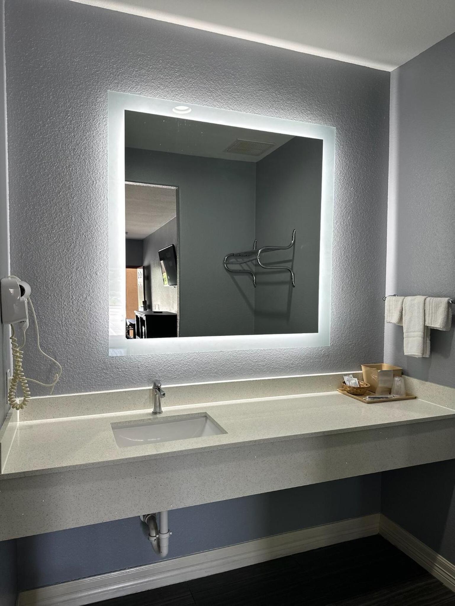Atlantis Inn Suites photo 20