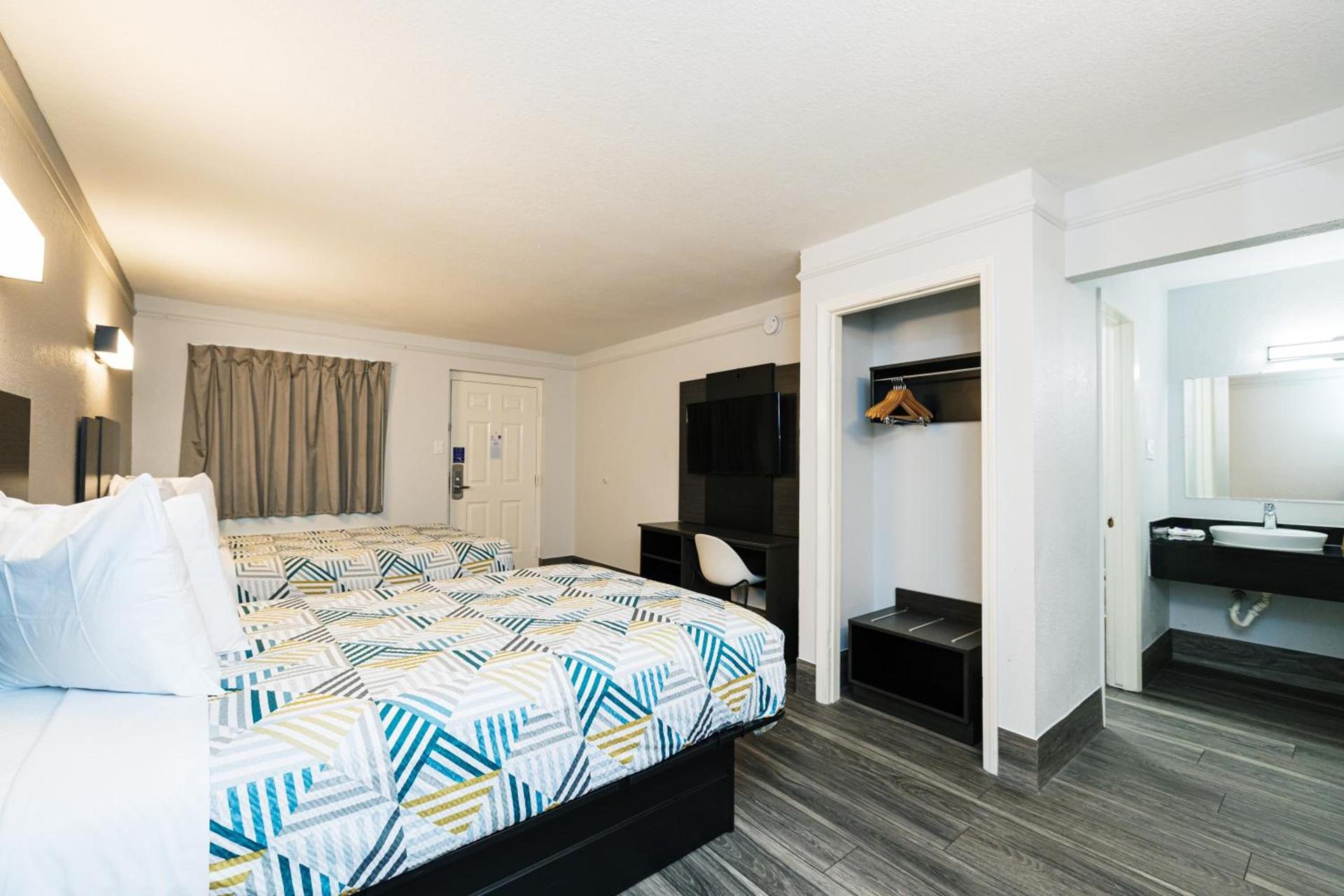 Studio 6 Baytown, Tx - Garth Road photo 25
