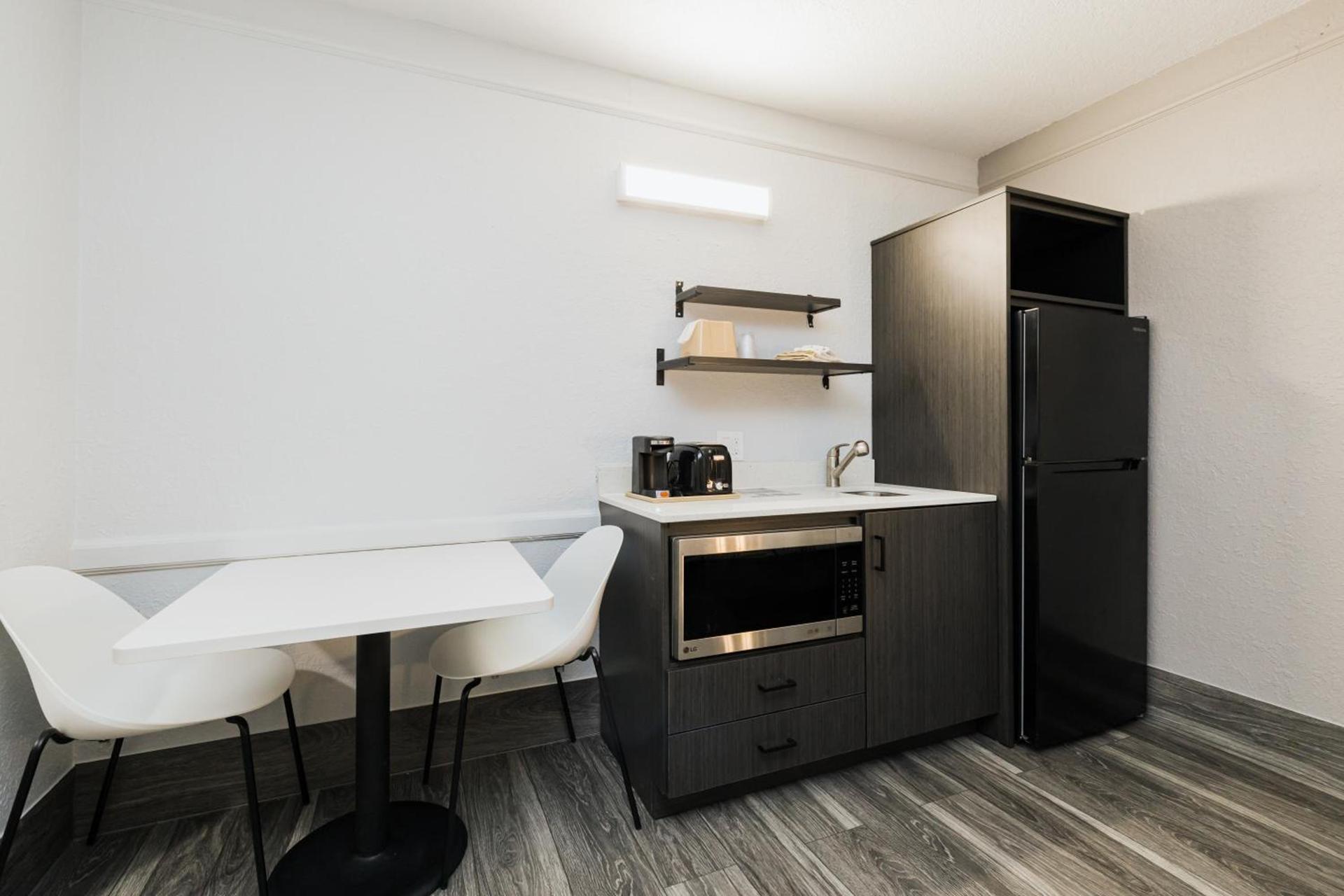 Studio 6 Baytown, Tx - Garth Road photo 27