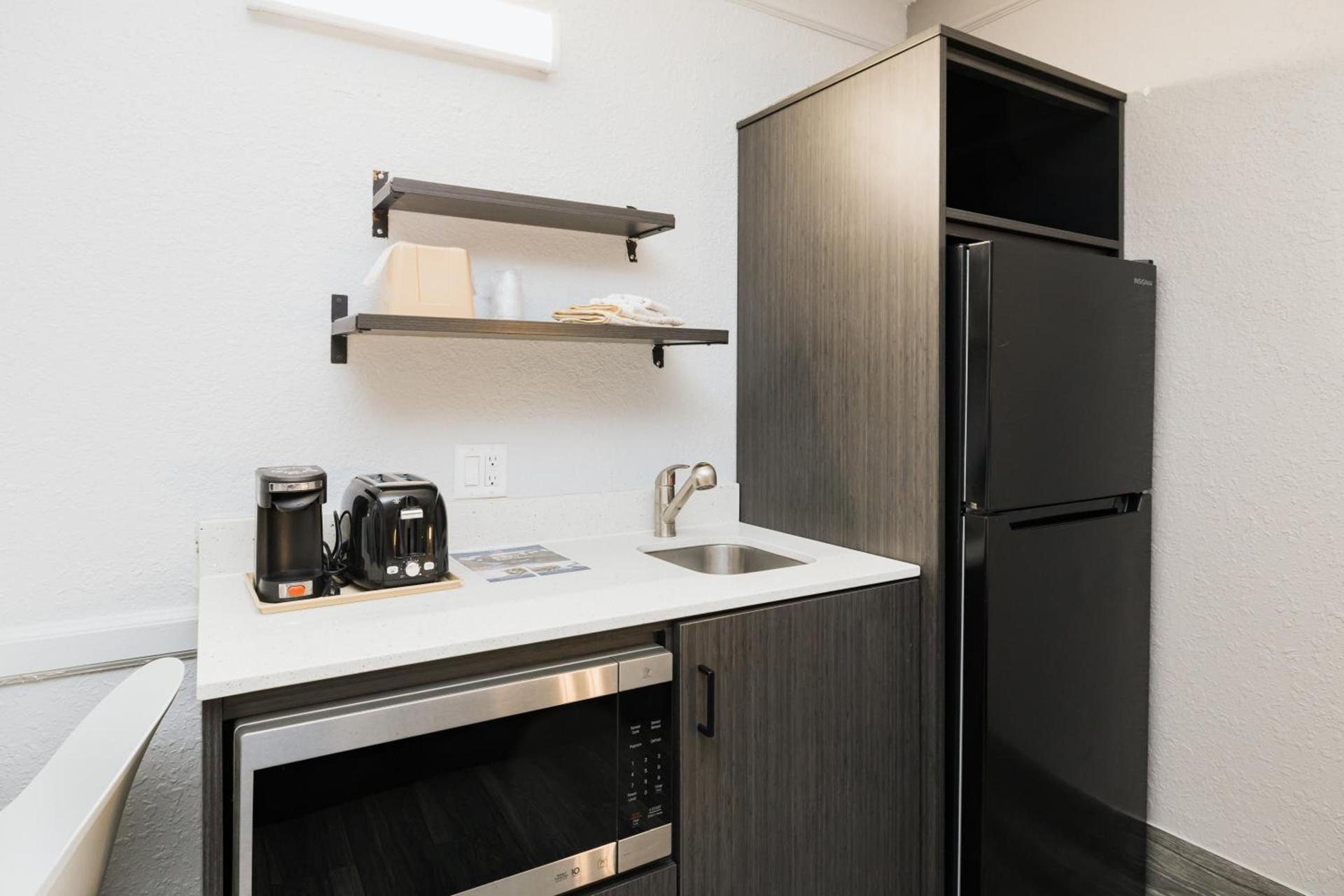 Studio 6 Baytown, Tx - Garth Road photo 28