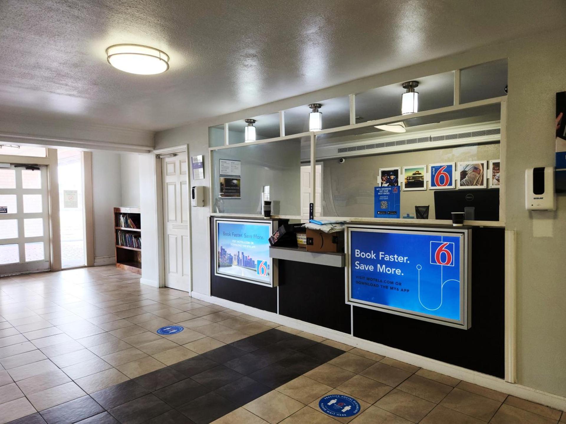 Studio 6 Baytown, Tx - Garth Road photo 31